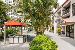 Trickett Gardens Holiday Inn