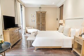 Bastión Luxury Hotel