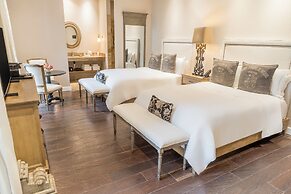 Bastión Luxury Hotel