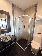 YouDee Hotel Patong (formerly Meir Jarr Hotel)
