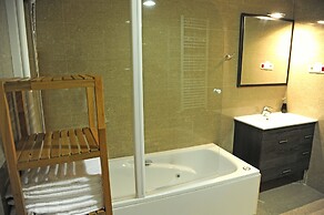 Mola! Suites