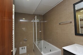 Mola! Suites