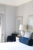 Causeway Hotel