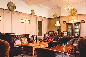 Causeway Hotel