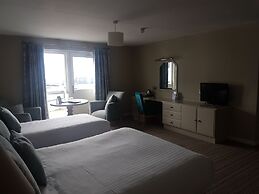 Causeway Hotel