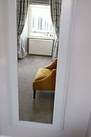 Causeway Hotel