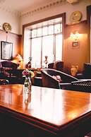 Causeway Hotel