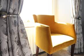Causeway Hotel