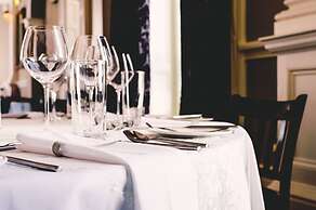 Causeway Hotel