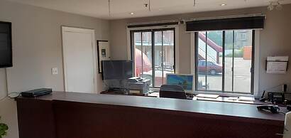 Falcon Motel Brossard