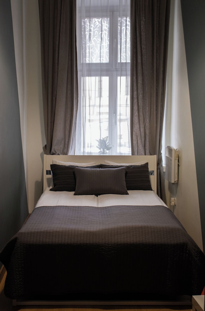 Krakow Apartments & Rooms