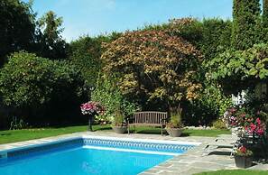 The Stone Hedge B&B
