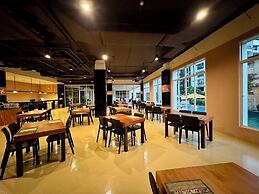 Crown Pattaya Beach Hotel