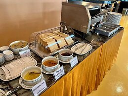 Crown Pattaya Beach Hotel