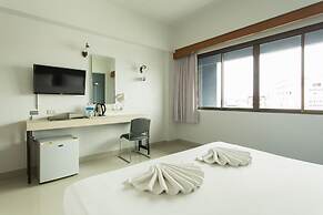 City Hotel