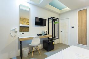 City Hotel
