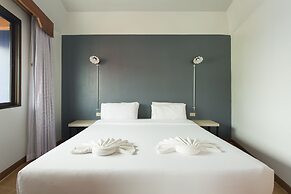 City Hotel