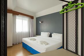 City Hotel