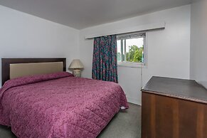 Castaway Motel