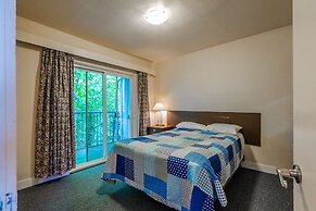 Castaway Motel