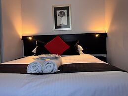 Aura on Flinders Serviced Apartments