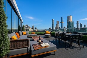 Aura on Flinders Serviced Apartments