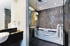 Hotel Sixty3