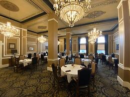Grant Hall Hotel