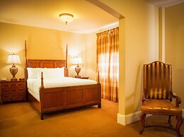 Grant Hall Hotel