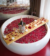 Melek Hotels Moda