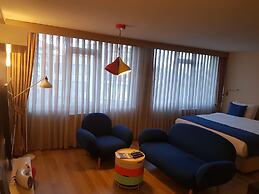 Melek Hotels Moda