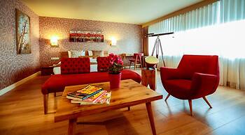 Melek Hotels Moda