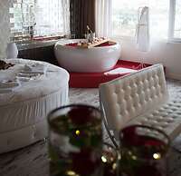 Melek Hotels Moda
