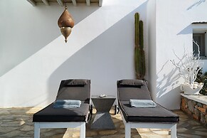Onar Suites & Villas