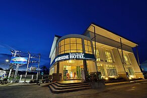 Riverside Hotel