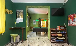 Sunflower City Student Hostel & Bar