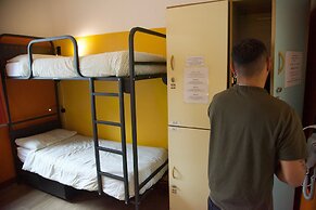 Sunflower City Student Hostel & Bar
