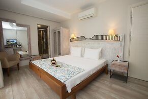 Dedeminn Marina Hotel