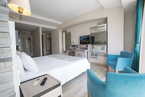Dedeminn Marina Hotel