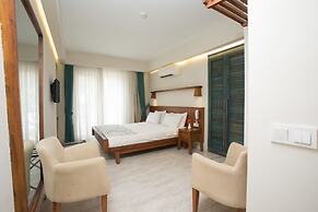 Dedeminn Marina Hotel
