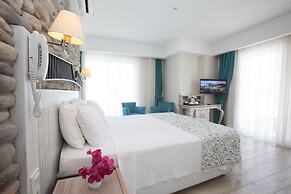 Dedeminn Marina Hotel