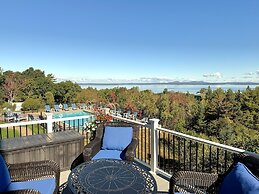Atlantic Eyrie Lodge