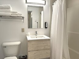 Atlantic Eyrie Lodge
