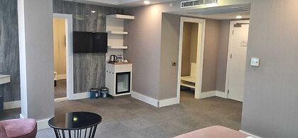 Mia Berre Hotels