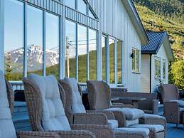 Arctic Panorama Lodge