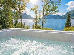 Arctic Panorama Lodge