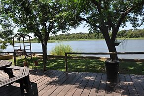 Hakusembe River Lodge