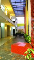 Hotel Rs Suites