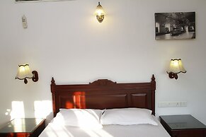Fort Beach Service Apartment