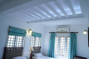 Fort Beach Service Apartment